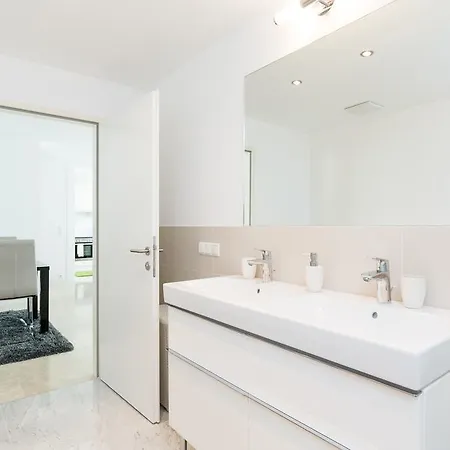 Rafael Kaiser - Paros Apartment - Contactless 24H Check-In Vienna Room photo