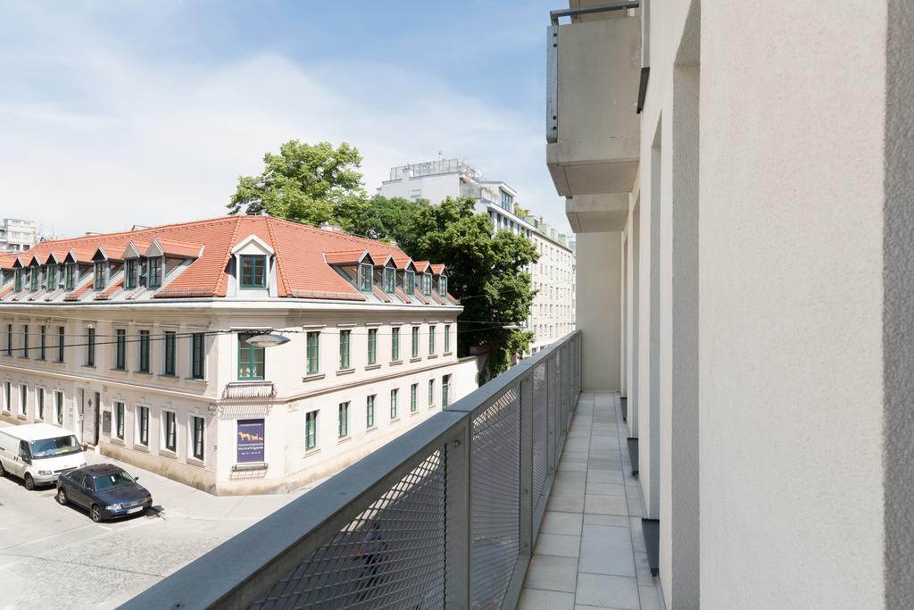 Rafael Kaiser - Paros Apartment Wien